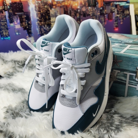 Nike Air Max 1 LV8 - Picture 3 of 16